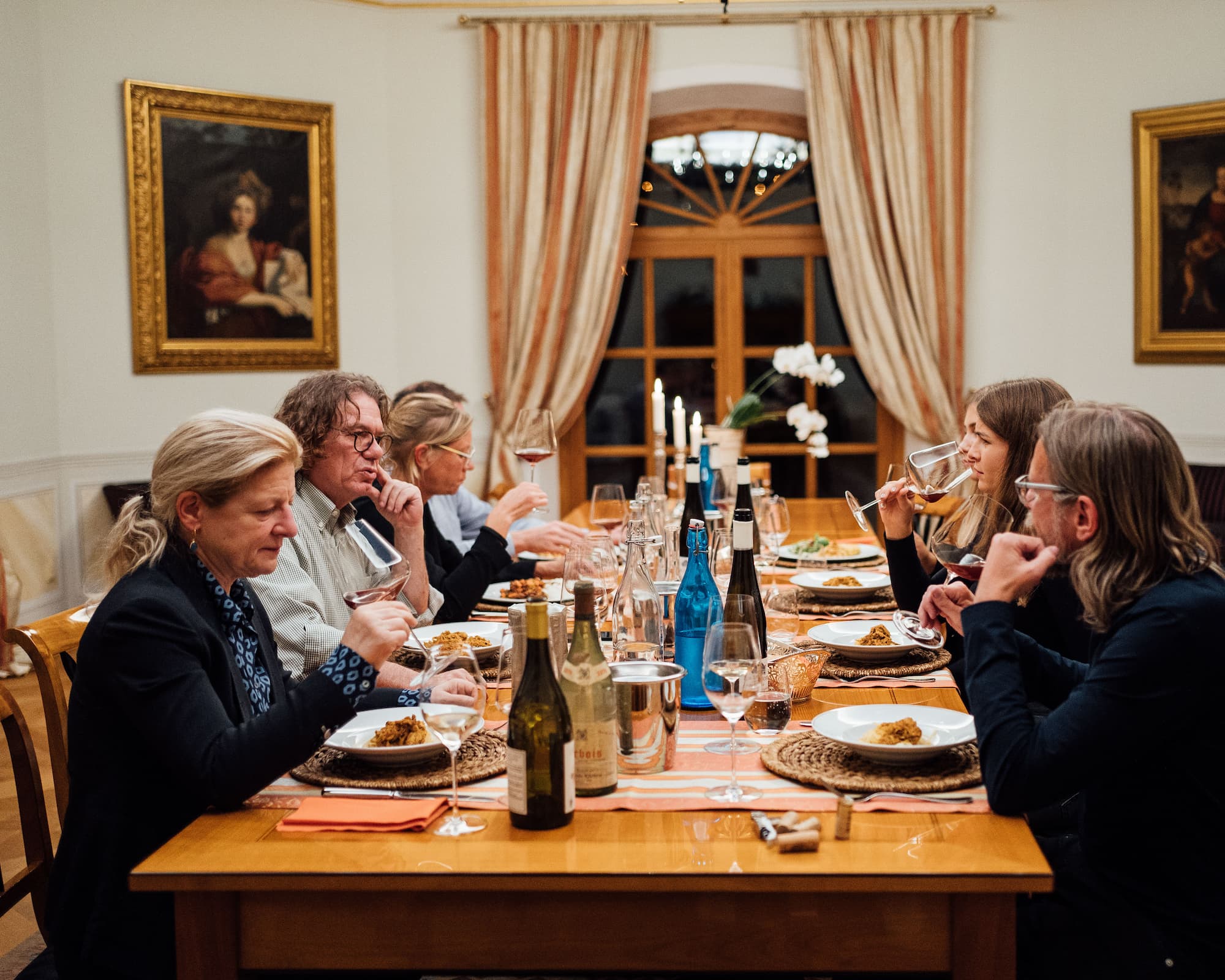 Festliches Abendessen mit den Mitarbeitern vom Weingut Dr. Lossen
